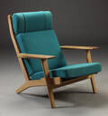 H. J. Wegner. Højrygget lænestol, model GE-290A
