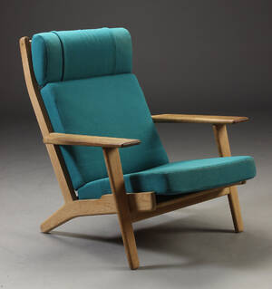 H. J. Wegner. Højrygget lænestol, model GE-290A