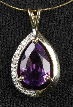 Vedhæng med ametyst og diamanter