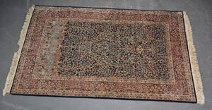 Kinesisk tæppe m. livets træ og dyremotiver, 20. årh., 188 x 121 cm.