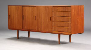 Dansk møbelproducent. Lav skænk, teaktræ