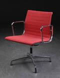 Charles Eames. Armstol, model EA 107 