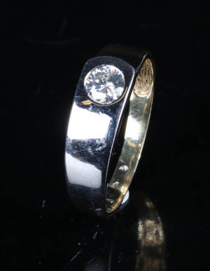 Brillant ring udført i hvidguld samt guld, 0.33 ct