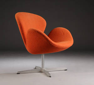 Arne Jacobsen. Hvilestol model 3320 Svanen