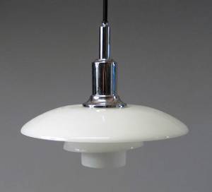 Poul Henningsen. PH 32 loftpendler