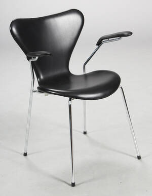 Arne Jacobsen. 7er armstole, model 3207