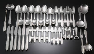 Gundorph Albertus for Georg Jensen. Mitra bestik af rustfrit stål 44