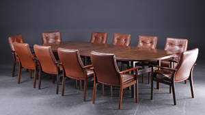 Dansk møbelproducent. Konferencebord, palisander samt 11 stole 15