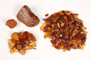 Samling rav, ca. 298 gram