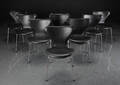 Arne Jacobsen. Otte syverstole model 3107, sort læder 8