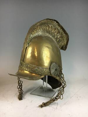 Antiker Paradehelm  Diese Ware steht erneut zur Auktion unter der Warennummer rnrn4495297