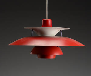 Poul Henningsen. PH5 pendel, rødlakeret. 