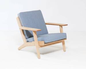 Hans J. Wegner. Lænestol, model GE-290