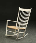 Hans J. Wegner. Gyngestol med lakeret stel 