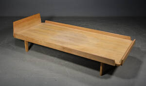 Daybed af massivt egetræ