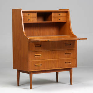 Dansk møbelproducent. Chatol af teaktræ