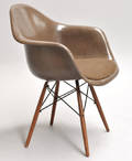 Charles Eames 1907 - 1978. Armstol, model DAW