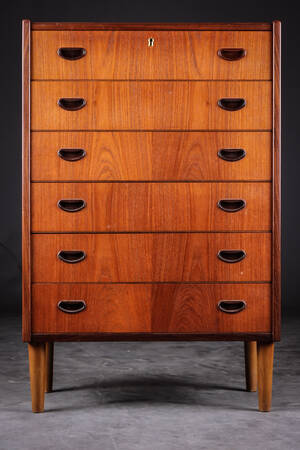 Dansk møbelproducent. Kommode af teaktræ