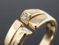 Ring med 2 brillanter, ca. 0.10 ct. 14 kt. guld