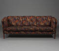Dansk møbelproducent. Tre-pers sofa, blomstret stof