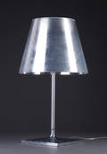 Philippe Starck. Ktribe bordlampe model T2