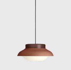 Sebastian Herkner for Gubi. Collar pendel, terracotta