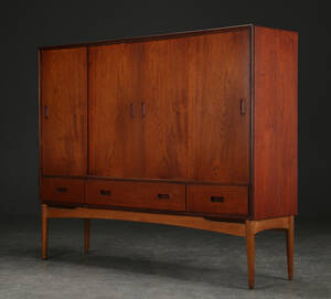 Skænk af teak og eg, 1950erne