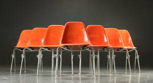 Charles Eames. Otte skalstole, glasfiber, model DSS 8 