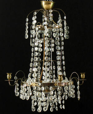 Ljuskrona, gustaviansk stil, 1900-talets första hälft Denna vara har satts till omförsäljning under nytt varunummer4406520