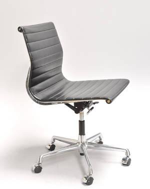 Charles Eames. Kontorstol, model EA-117.