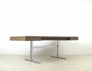 Schreibtisch aus der Art Collection Serie von Dreipunkt