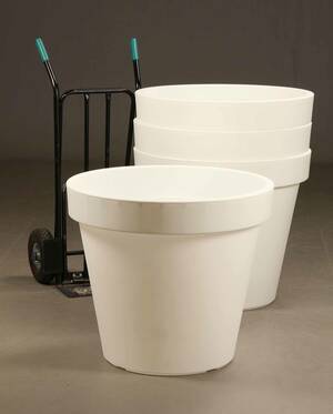 Fire store hvide havekrukker i slagfast plast med UV sikring 4