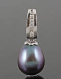 Freshwater pearl and diamond pendant approx.0.10ct