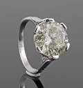 18K solitaire big diamond ring. 5.40ct
