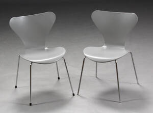 Arne Jacobsen. 7er par spisestole, model 3107 2