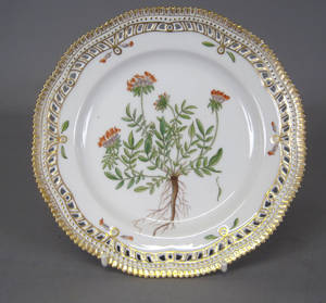 Kgl. Porcelæn. Flora Danica tallerken 1. sort.