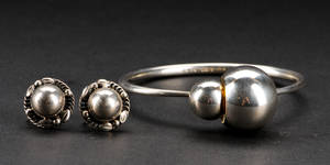 Georg Jensen. Cave armring og øreskruer 3