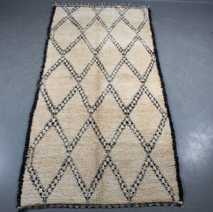 Marokkansk Berber tæppe. Håndknyttet Marokkansk tæppe. Ren uld. 393x193 cm  