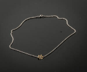 Halskæde med vedhæng med brillant