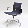 Charles Eames 1907 - 1978. Kontorstol, model EA-117