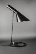 Arne Jacobsen. AJ bordlampe, sort