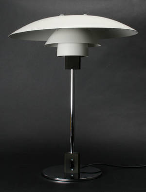 Poul Henningsen 1894 -1967. PH 43 bordlampe