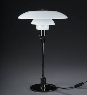 Poul Henningsen. PH 32 bordlampe Denne vare er sat til omsalg under nyt varenummer 4680176