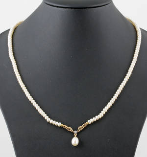 14K gold Cultured fresh water pearl  diamond necklace approx.0.01ct