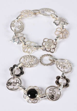 Spinning Jewelry 2.Charms armbånd udført i sterling sølv.