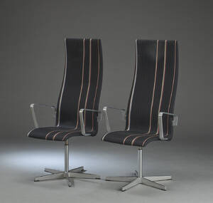 Arne Jacobsen. Et par højryggede Oxford kontorstole, model 3272. 2