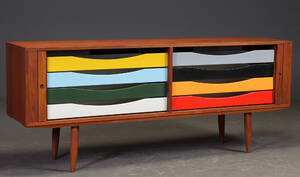 Snedkermester Bruno Hansen. Fritstående skænk, teaktræ 