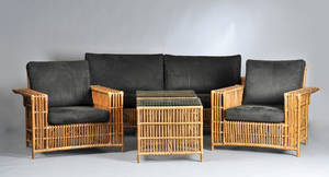 Udestuemøblement. En sofa, to lænestole samt to sideborde 5