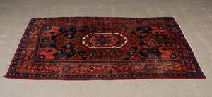 Orientalisk matta, Irak i ull, mått 223x128 cm Denna vara har satts till omförsäljning under nytt varunummer4283494