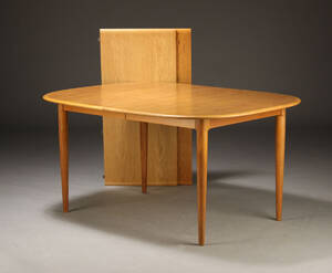 Dansk møbelproducent. Spisebord, egetræ, 1960erne